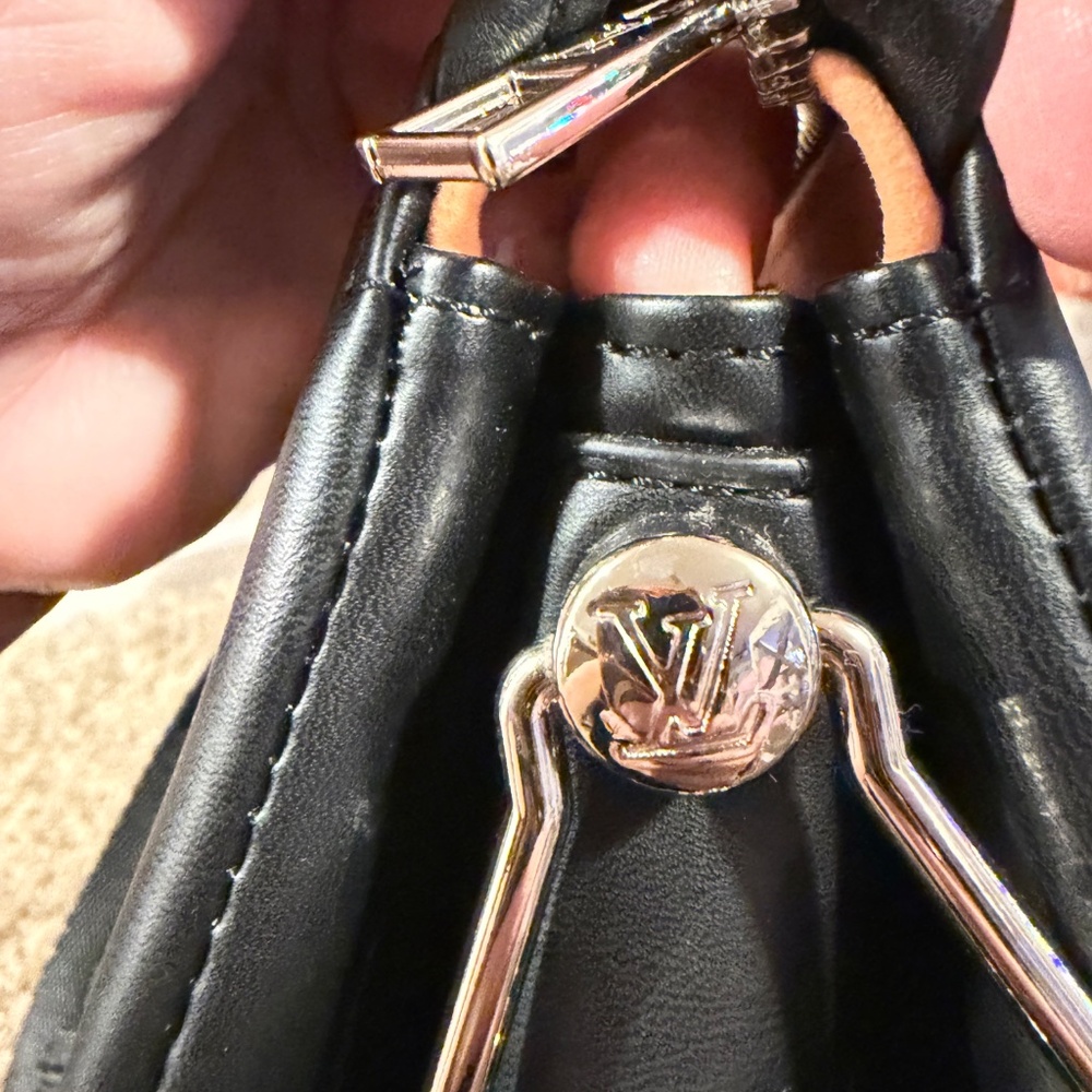 Black Leather Crossbody/Shoulder Bag, Never Used - Picture 5 of 13